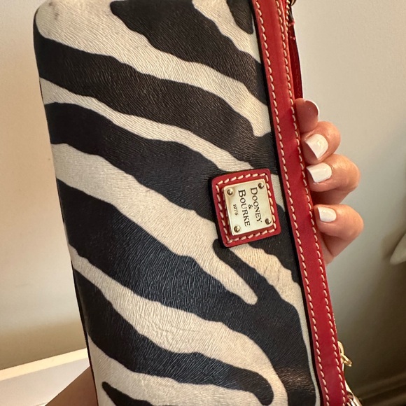 Dooney & Bourke wristlet - Picture 7 of 11